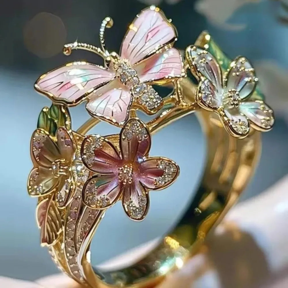 FlutterBloom Ring – Nature’s Elegance on Your Finger