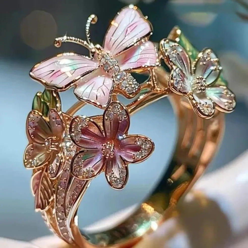 FlutterBloom Ring – Nature’s Elegance on Your Finger