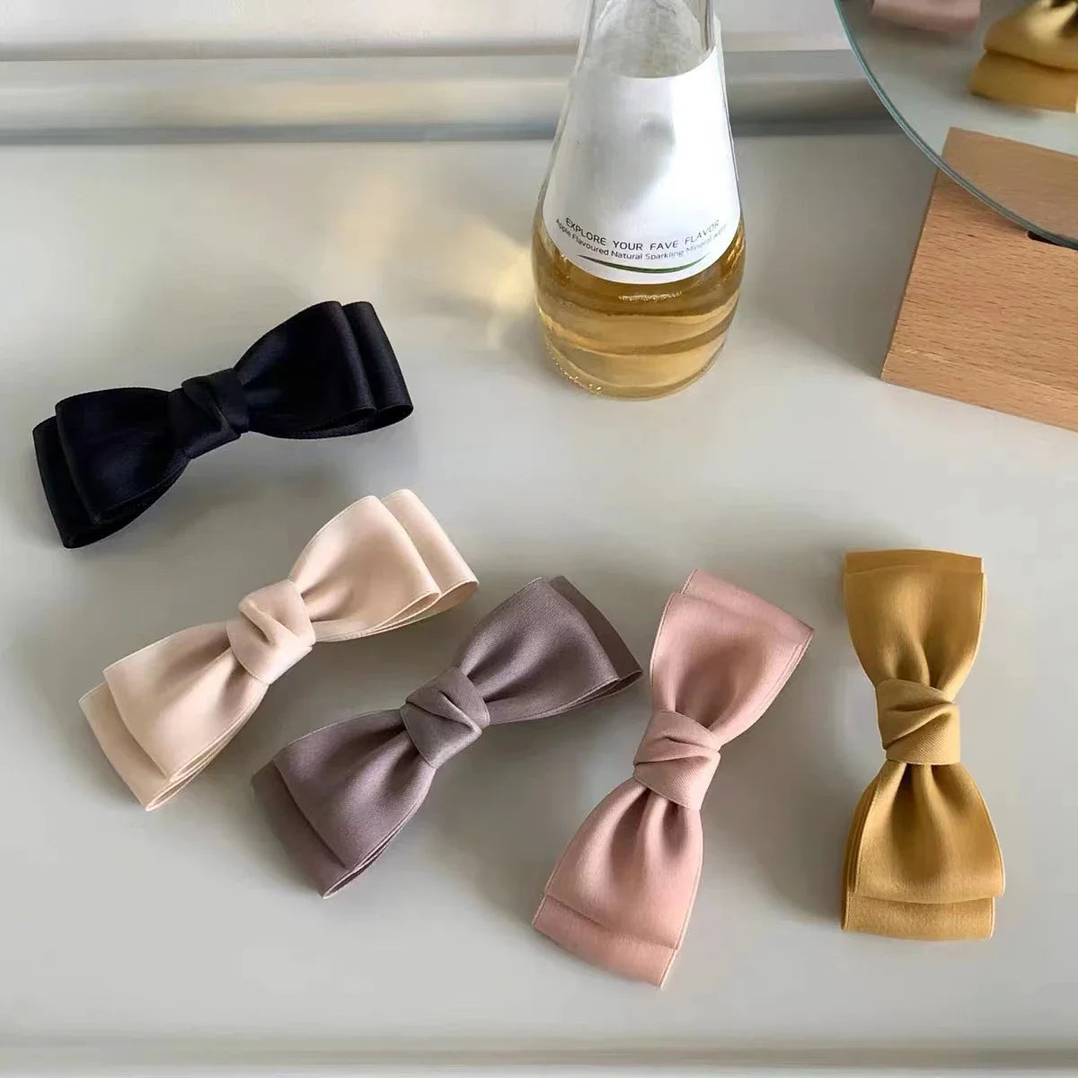 Korean Fashion Bow Spring Hair Clips Elegant Headwear Girls Black Pink Hair Pin Simple Spring Barrettes Hair Accessories