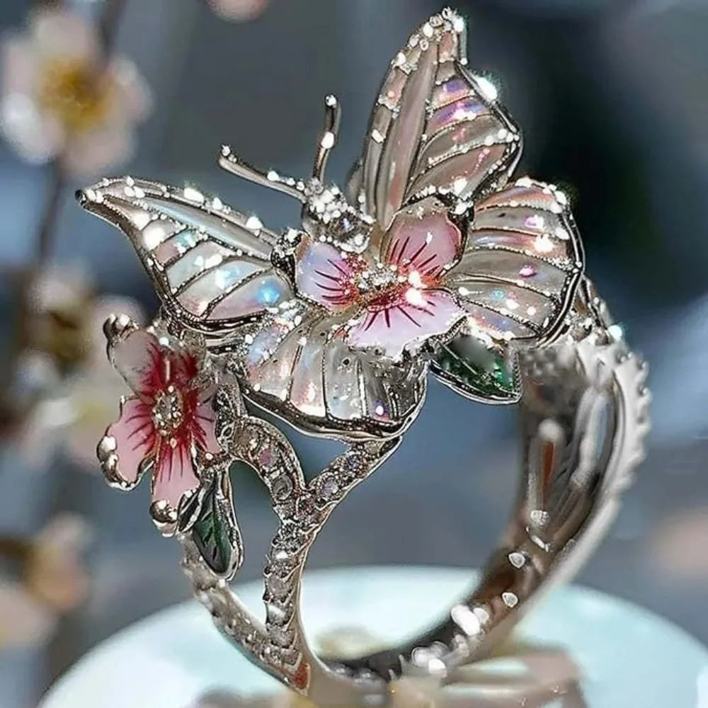 FlutterBloom Ring – Nature’s Elegance on Your Finger
