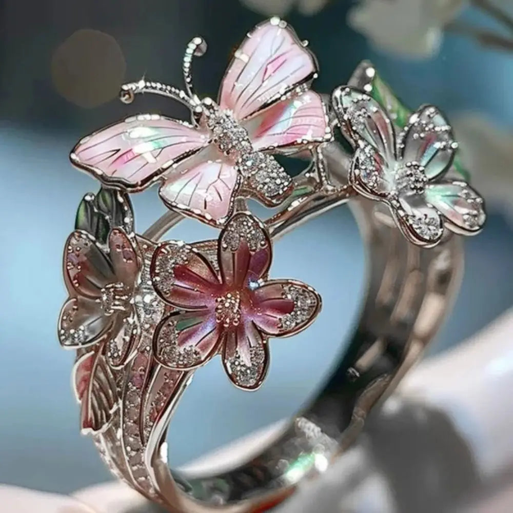 FlutterBloom Ring – Nature’s Elegance on Your Finger